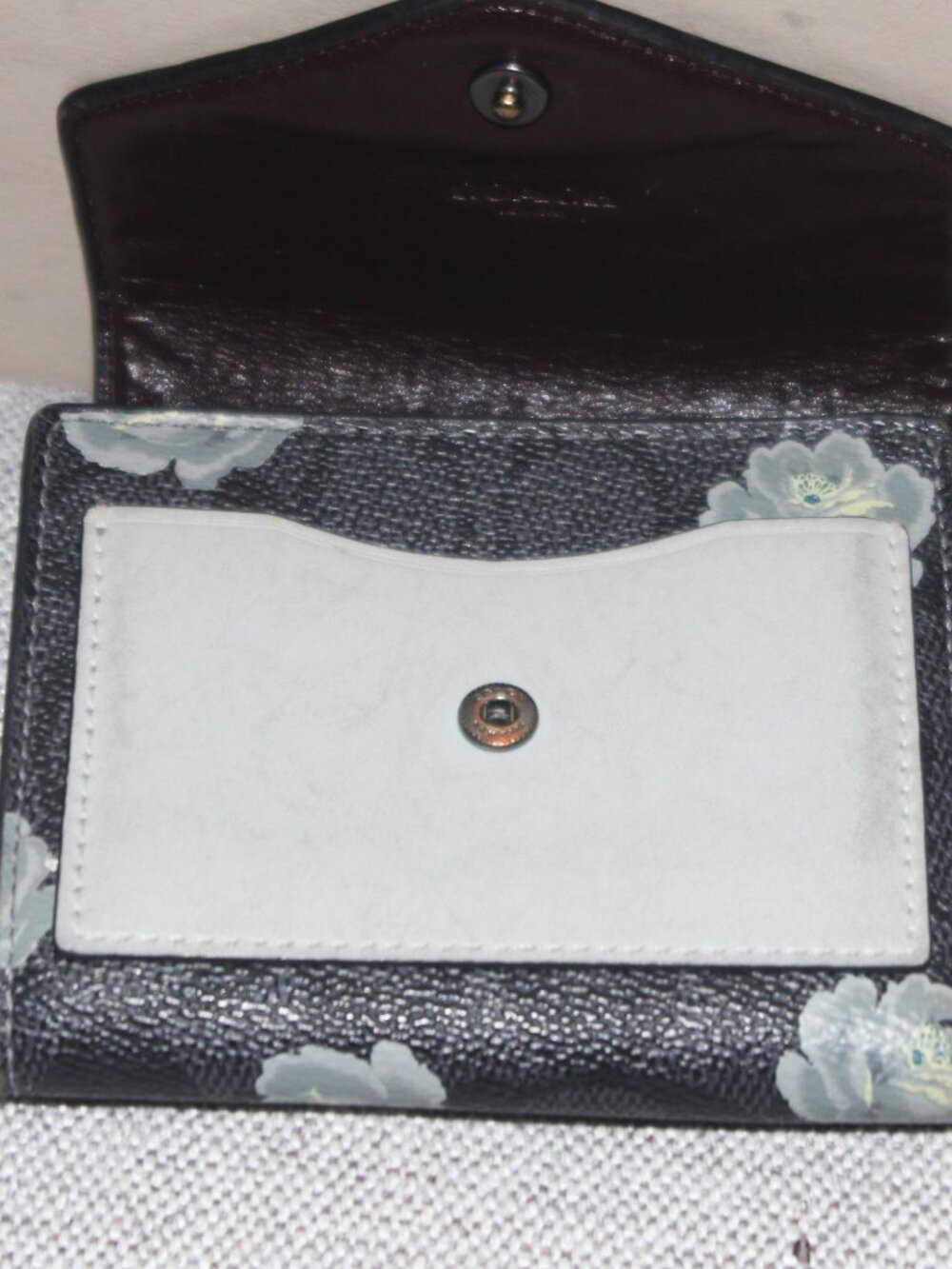 13a   LADIES COACH WALLET - Picture 5 of 5
